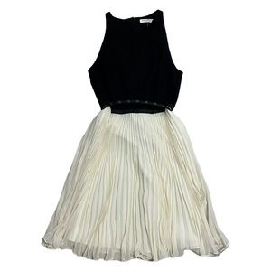 Halston Heritage White and Black Pleated Dress Women's Size 4